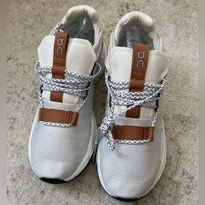 Women’s OC Sneakers - Size 8